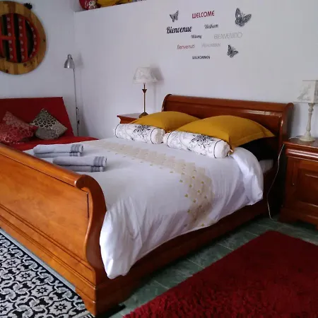 Homestay Four Chimneys Treffrin